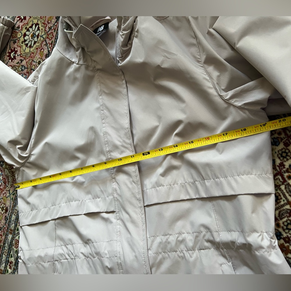New Balance (R $98) WaterProof Hoodie Jacket NWT - Picture 6 of 12